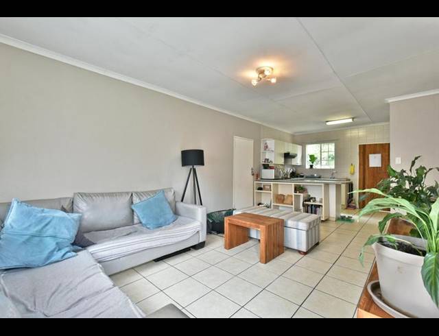 3 BEDROOM TOWNHOUSE FOR SALE IN SUNDOWNER
